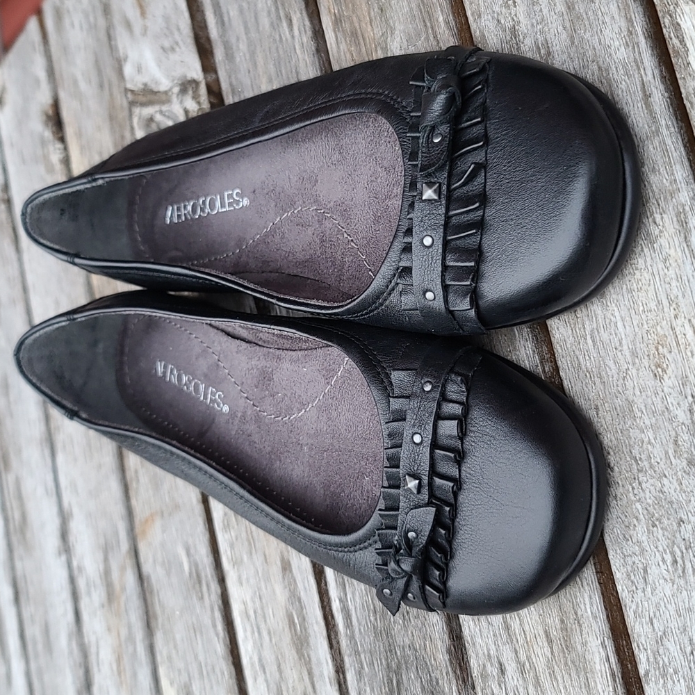 Aerosoles ladies black leather flats Sz. 7